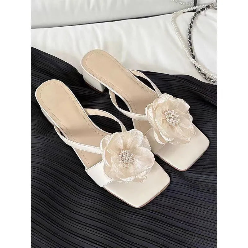 Women's chunky heel sandals with square toe design and one-line strap in satin material