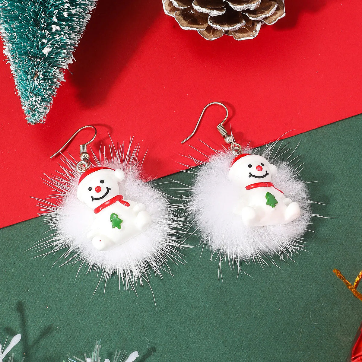 Acrylic drop earrings with Christmas snowflake and elk motifs in colour A23572