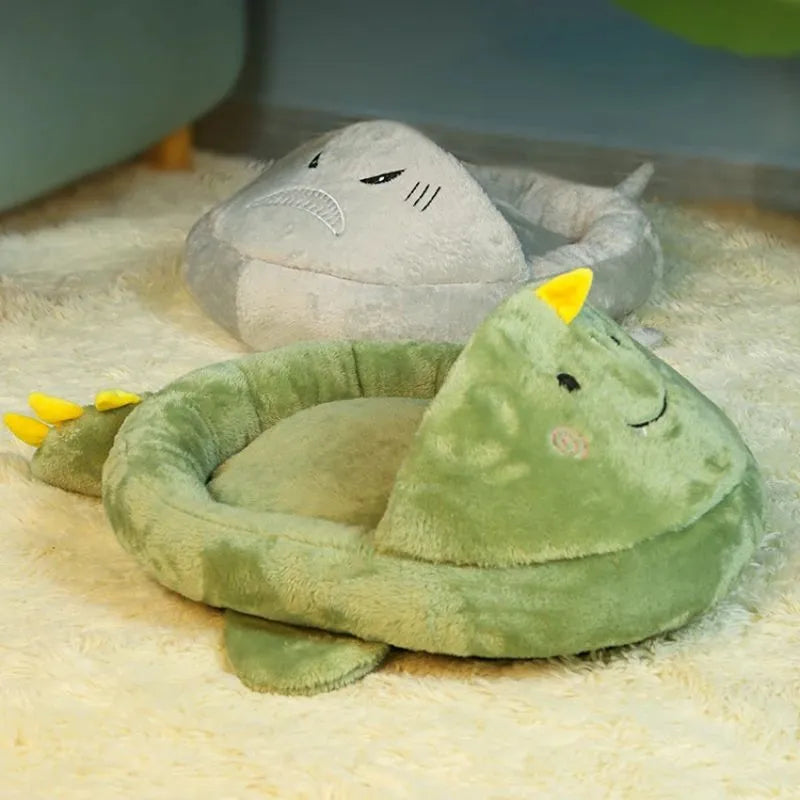 Semi-closed green pet bed with cartoon animal print, 50x45x7cm, for small cats and dogs