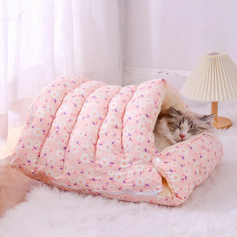 Enclosed winter cat bed with removable lining in floral pattern, S and M sizes for cats up to 15kg