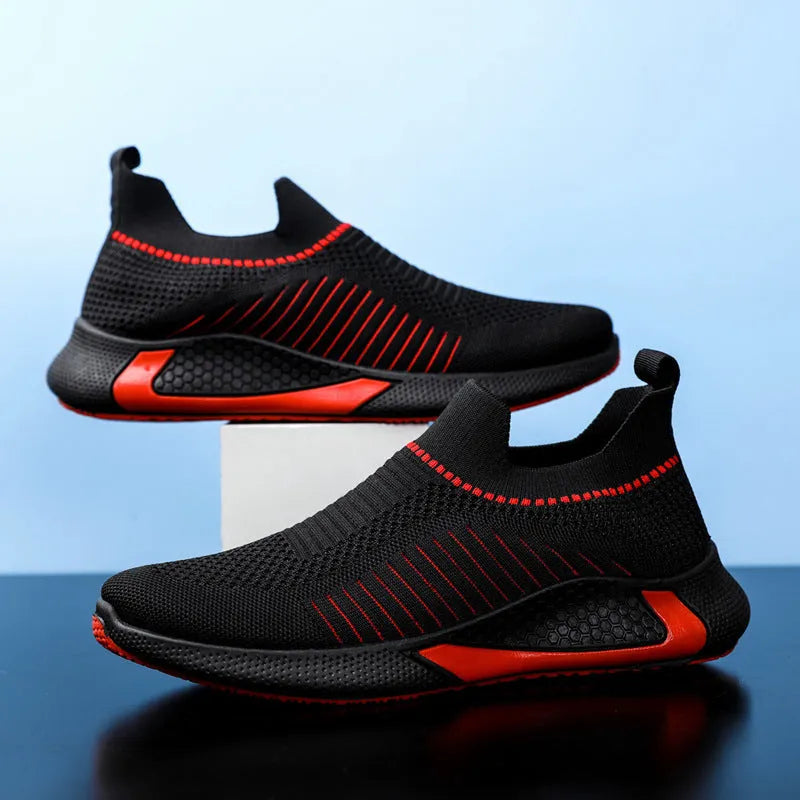 Men's striped mesh slip-on sneakers with flyknit upper in black and white colour option