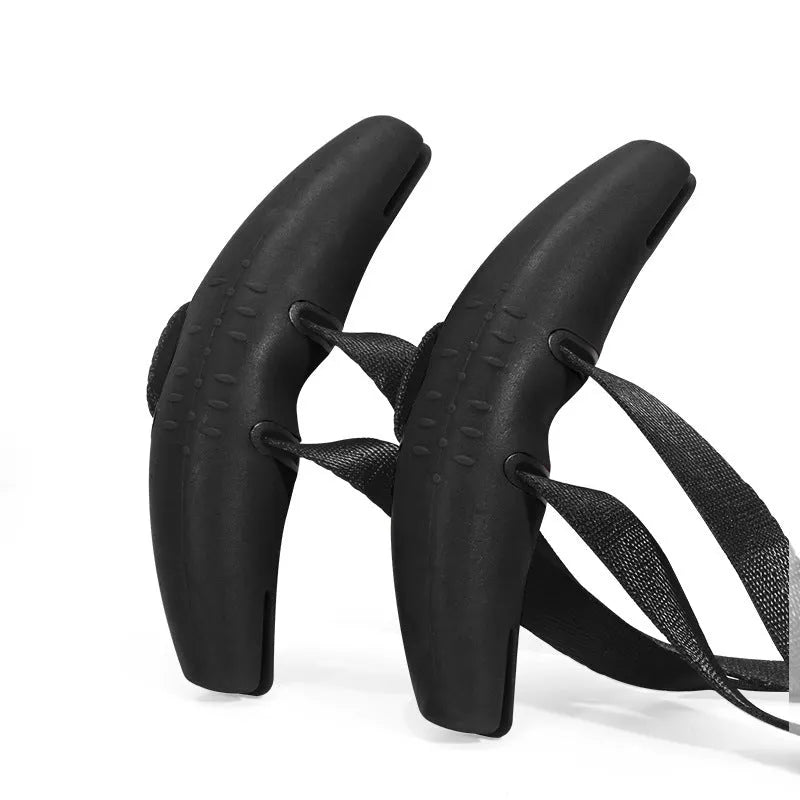 Pair of TPE horn handles for pull-up and pull-down exercises, black colour, on fitness equipment