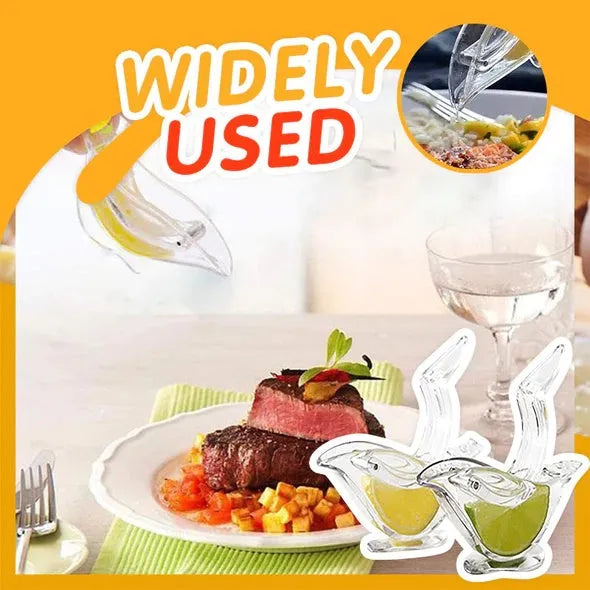 Transparent acrylic manual lemon juicer with bird-shaped press for squeezing citrus slices