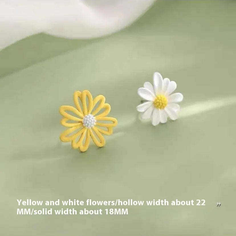 Two-tone flower stud earrings in blue and orange colour combination with cartoon floral design