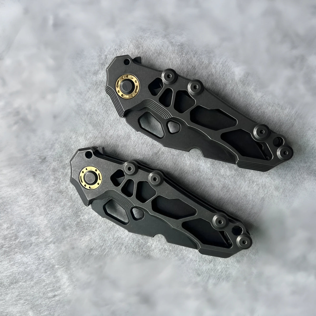 D2 steel folding knife with 9cm blade and 120mm handle, compact outdoor pocket knife