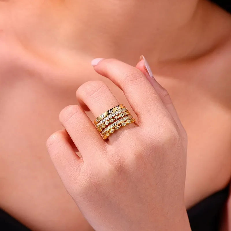 Wedding ring set with top-quality moissanite stones in S925 silver gold-plated yellow gold colour, gift box packaging