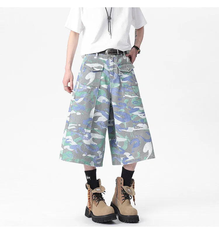 Women's camouflage denim trousers with cargo pockets and cropped straight leg design