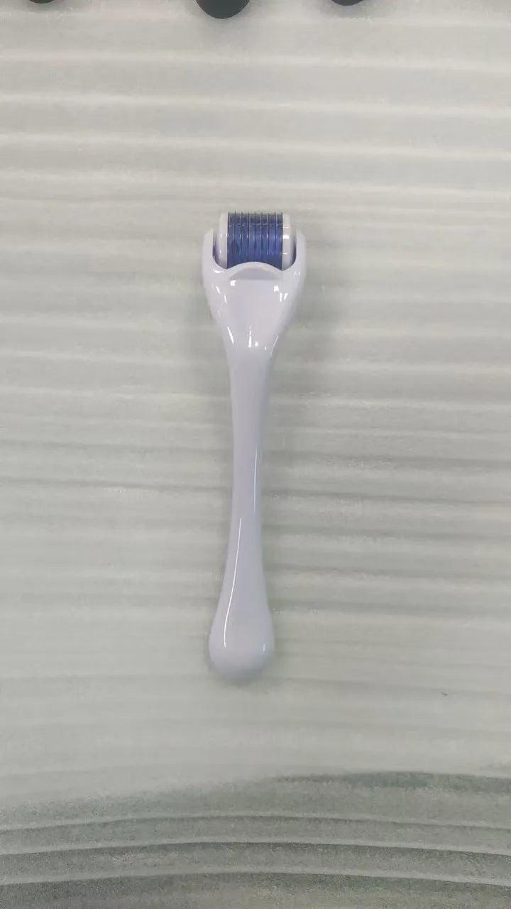 540 micro needle roller derma tool with PC construction showing needle wheel detail