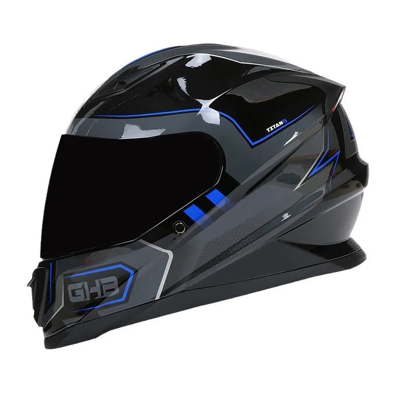 Simple ABS motorcycle helmet in matte black with transparent lens for off-road riding