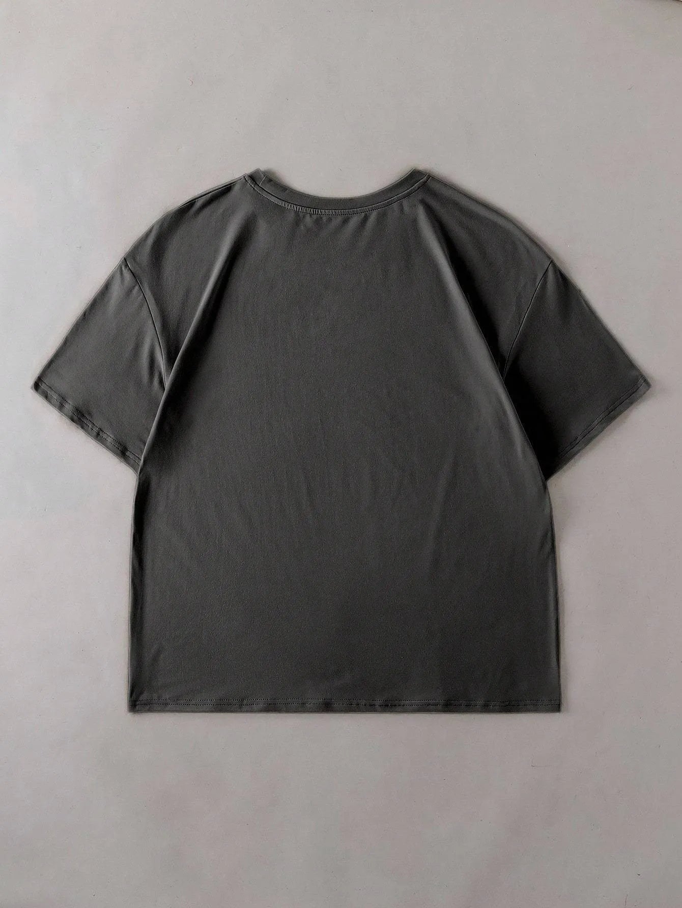 Loose fit cotton summer t-shirt in multiple colours with short sleeves and round neck