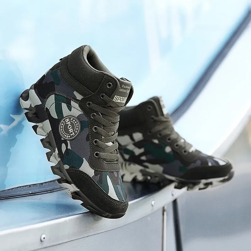 Women's green camouflage canvas sneakers with rubber sole