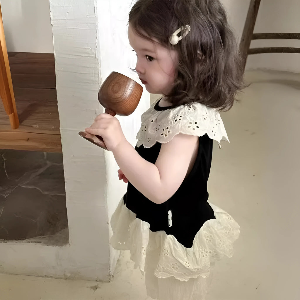 Girls cotton ruffled short sleeve blouse and shorts two-piece suit in apricot with cartoon flower print