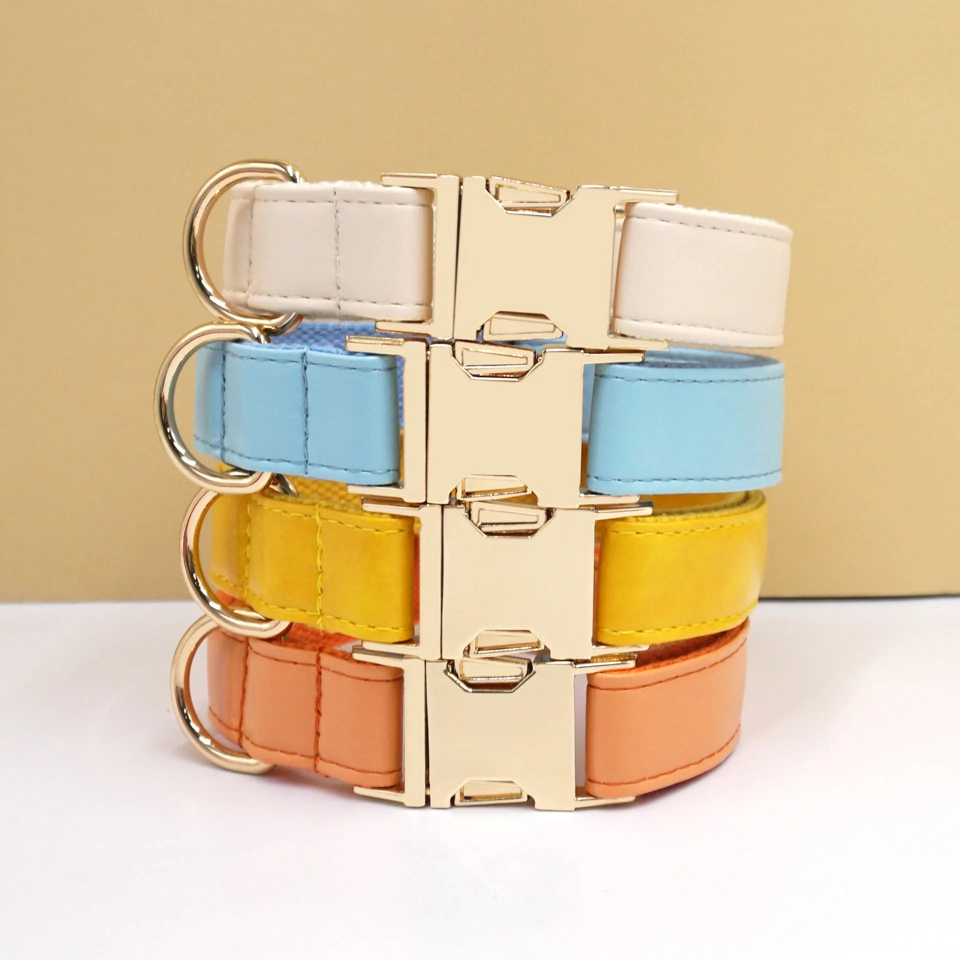Leather dog collar with colour-blocking velvet trim in caramel on a dark brown base.