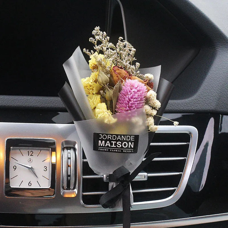Dried flower bouquet and fragrance slices for car air outlet mounting