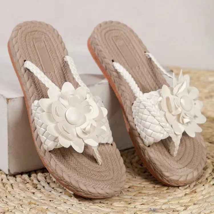 Plus size women's all-match platform sandals in solid colour with PU upper and rubber sole, side view