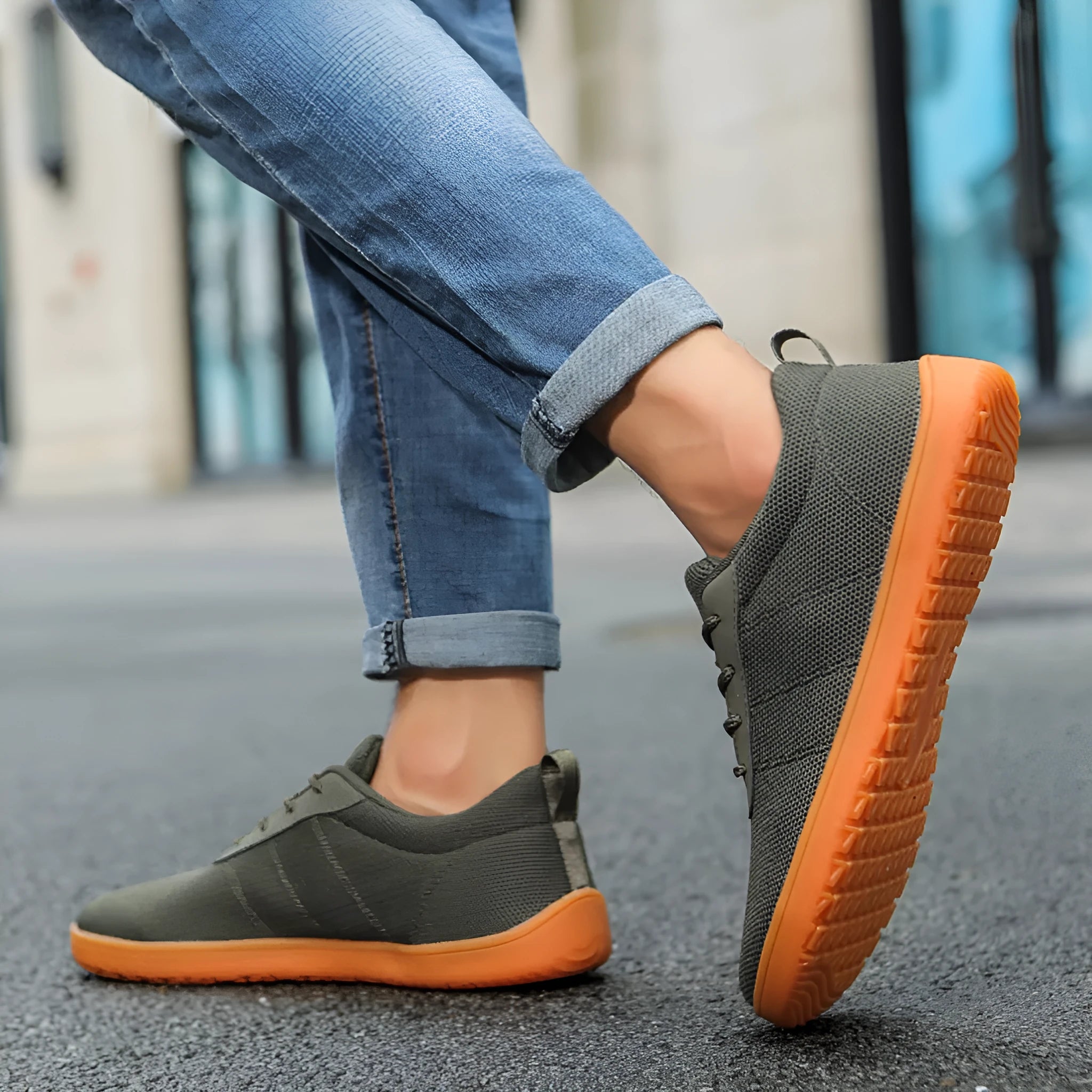 Men's wide toe hiking shoes in army green with Flyknit upper and rubber sole