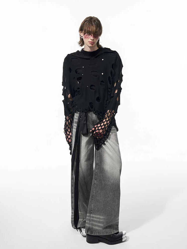 Men's black hoodie with pearl decoration and hooded collar in loose fit for spring