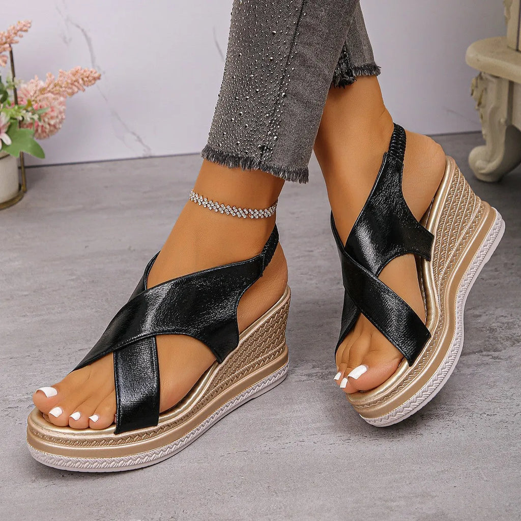 Summer platform Roman sandals with PU upper and elastic band in black with fish mouth toe design