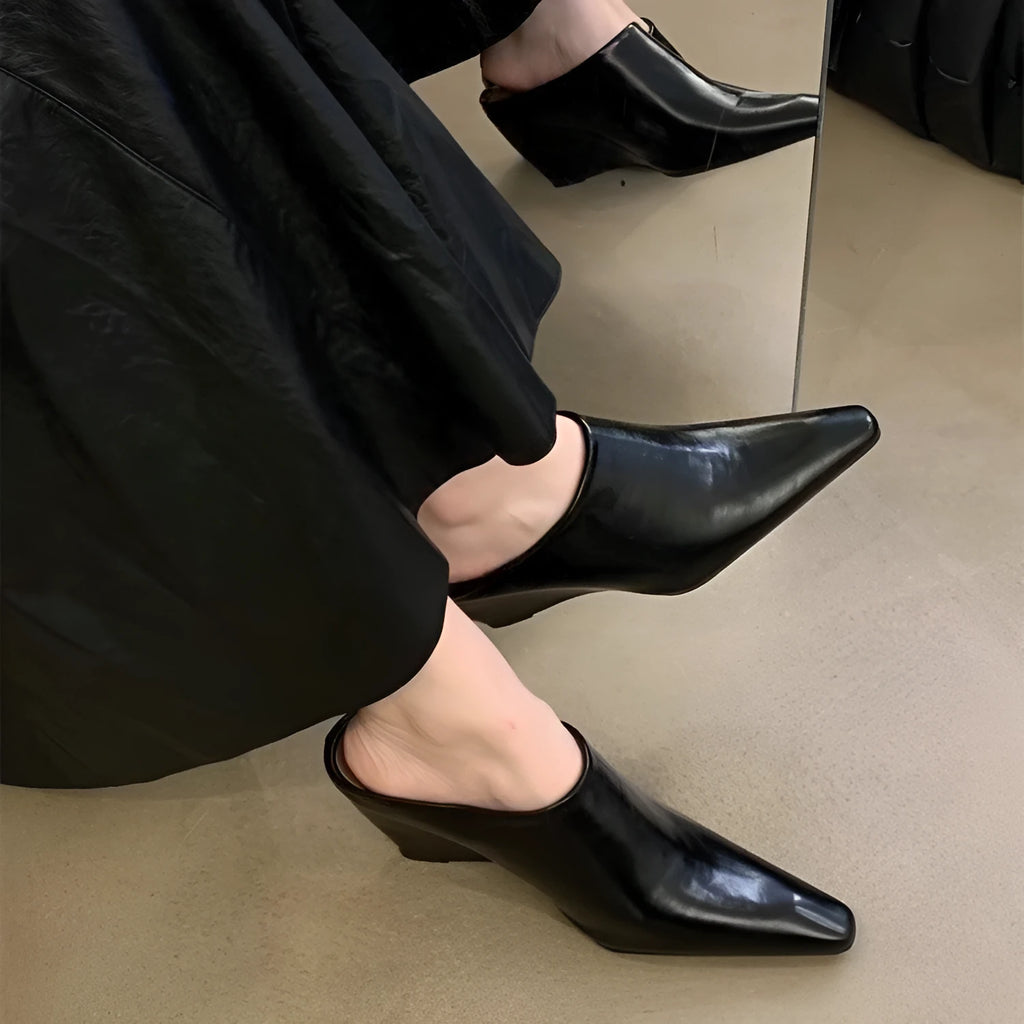 Women's Wind Wedge closed toe half slippers in black, brown and off-white colours