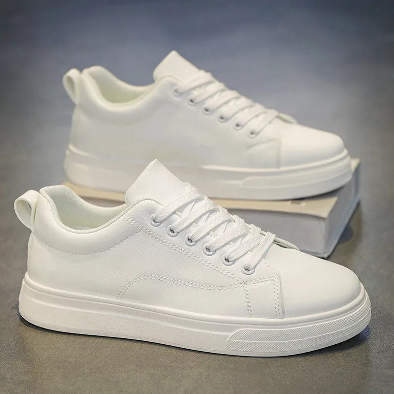 Men's Korean-style breathable sneakers in low-top design with round toe and rubber sole