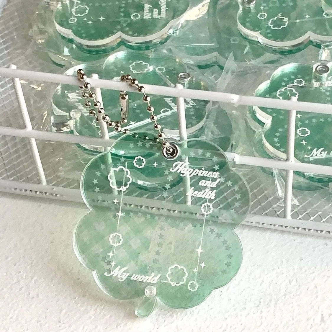 Acrylic four-leaf clover pendant bag lanyard phone keychain in three colours: elegant blue, grass green, mint green
