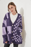 Loose slim fit printed checks knitwear cardigan in grey colour with regular sleeves