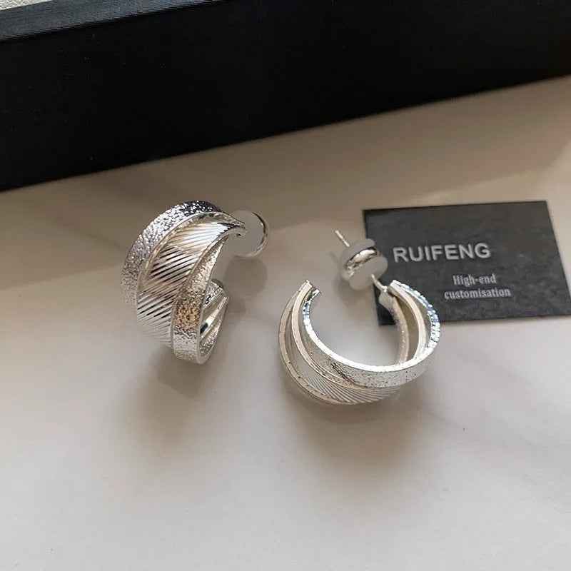 Gold and silver real gold plated women's ear studs, geometric ring shape, 2.0cm high on earlobe
