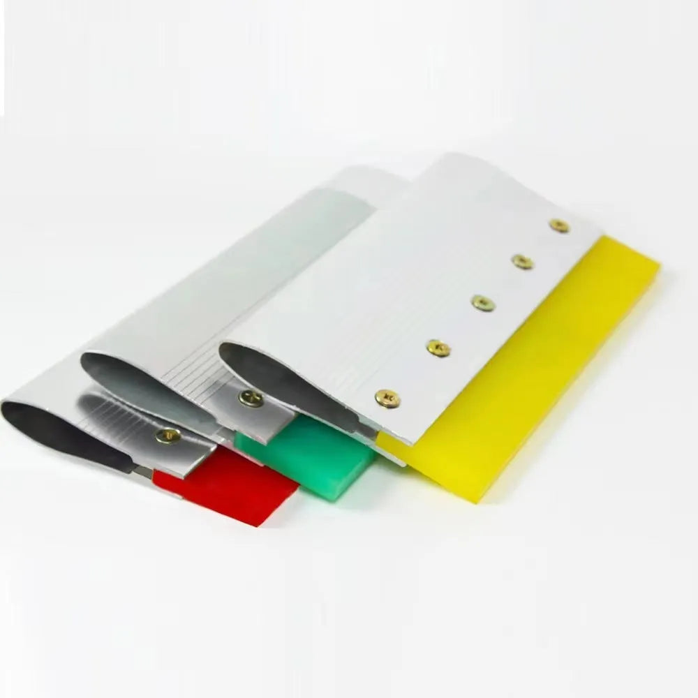 Green aluminium alloy scraper handle measuring 50cm long and 10cm wide.