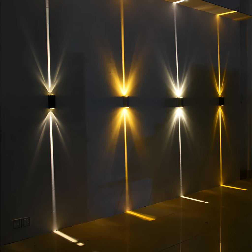 Exterior wall spotlight with aluminium shade and PMMA lens, black light body, 4W warm light option