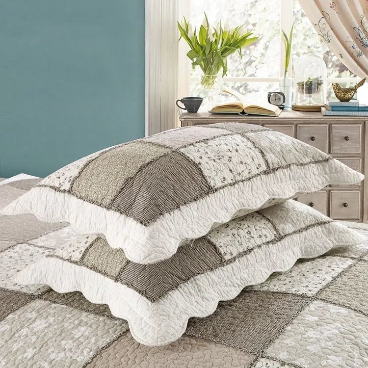 Pure cotton quilted three-piece bedding set with bed cover and two pillowcases in a Korean bedspread style.