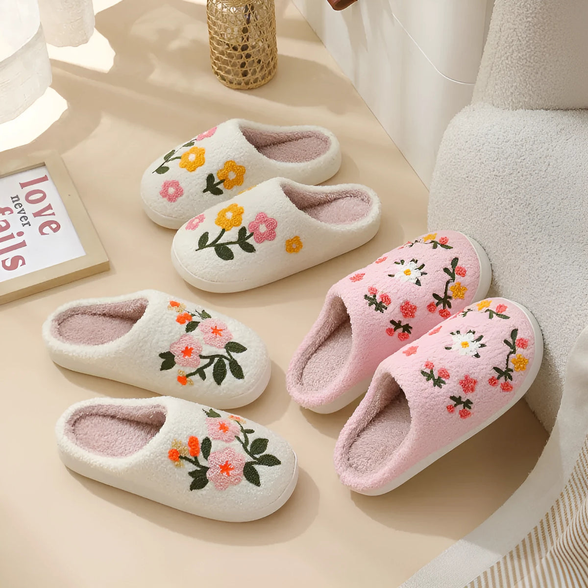Three-colour flower cotton slippers with plush upper, embroidered detail and TPR sole in sizes 36-45
