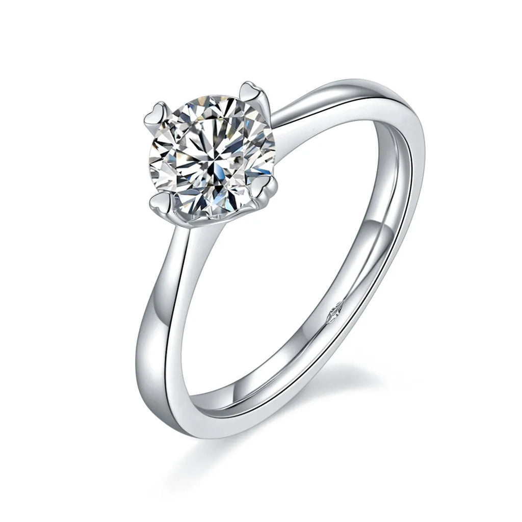 Heart-stirring Kiss wedding ring set with 1-carat moissanite stone on S925 silver band with platinum plating