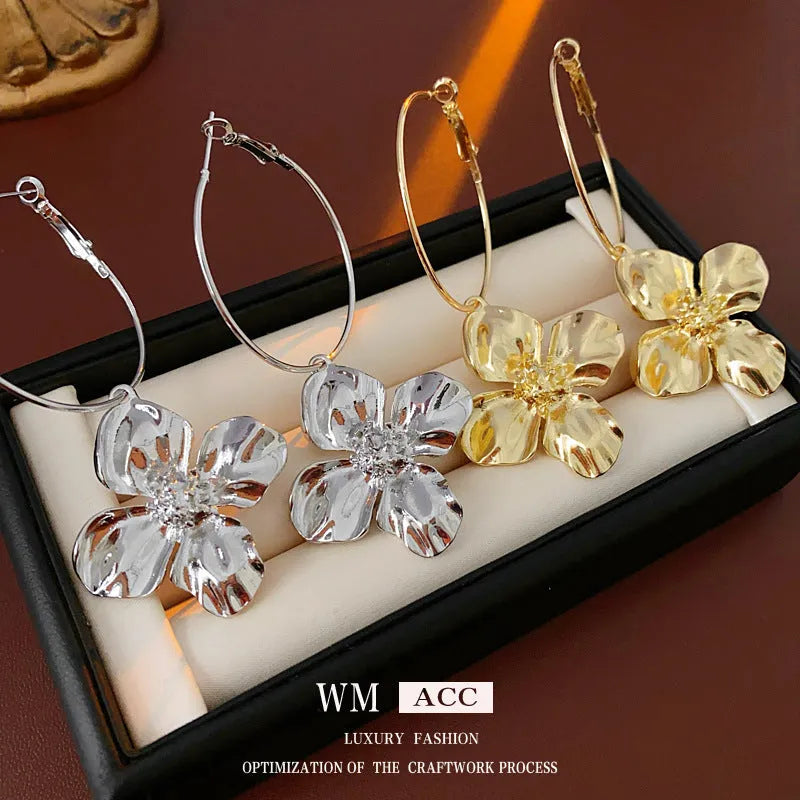 Silver needle metal flower earrings with gold electroplated finish, vintage style for women