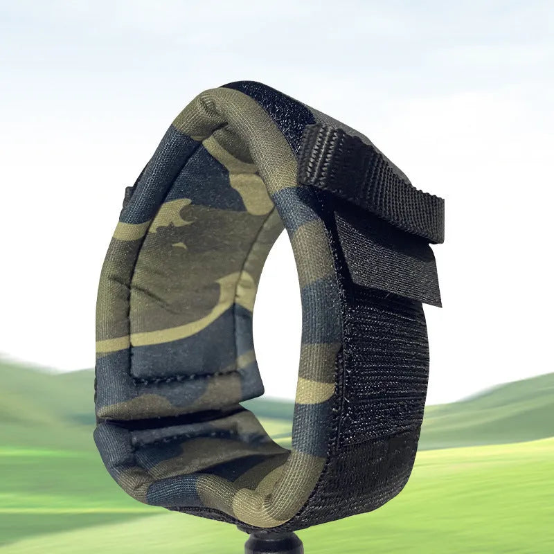 A high-strength, elastic pulp rope for handholding and securing a surfboard.