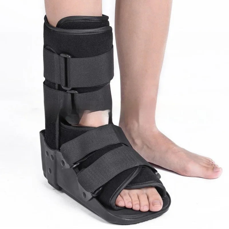 Achilles tendon rehabilitation boot in black or grey with adjustable straps and PP plastic construction