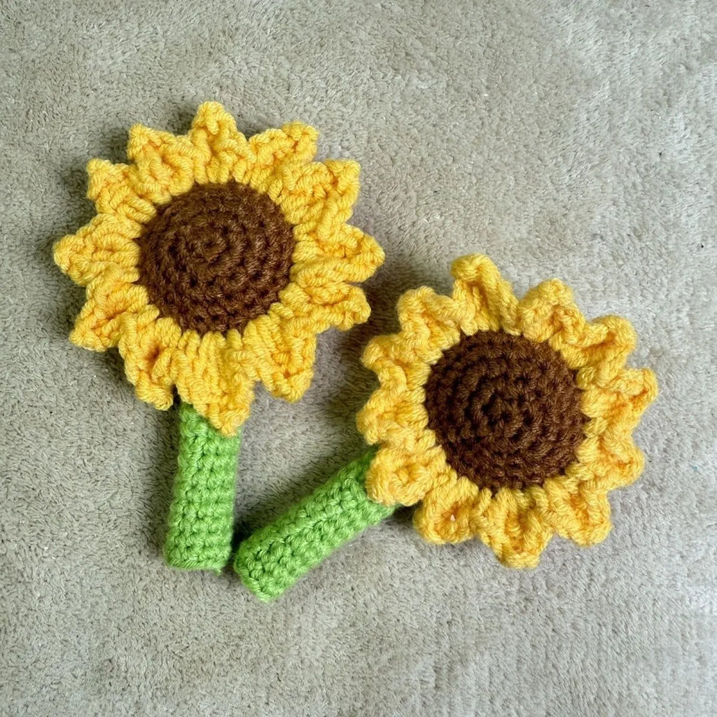 Hand-woven sunflower design jute pen cover, a natural fibre pen holder.