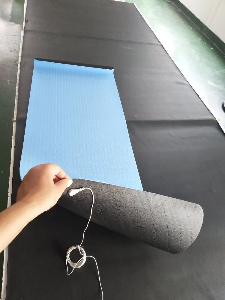 Blue conductive grounding yoga mat with plant flower pattern measuring 182x61cm