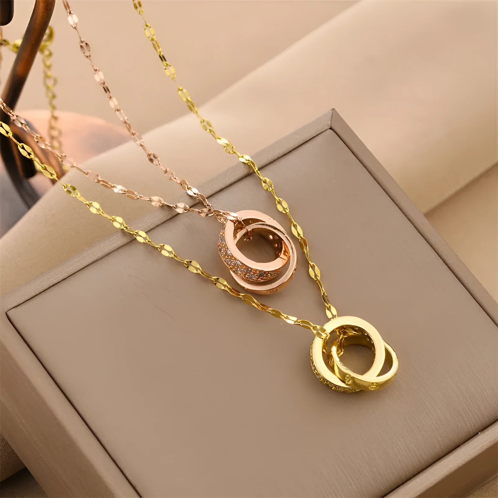 Double ring titanium steel necklace for women, gold finish, simple design, electroplated