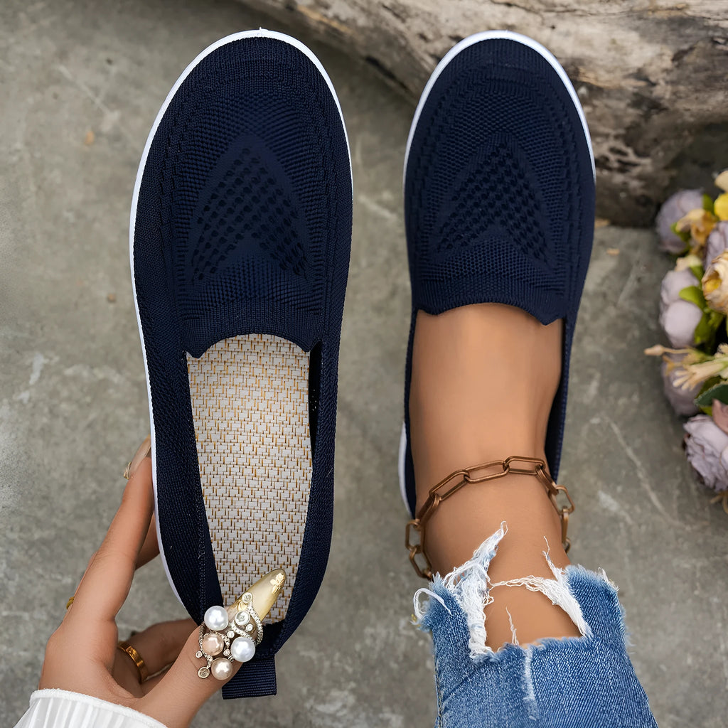 Women's mesh surface casual flat shoes in grey with round toe and low heel