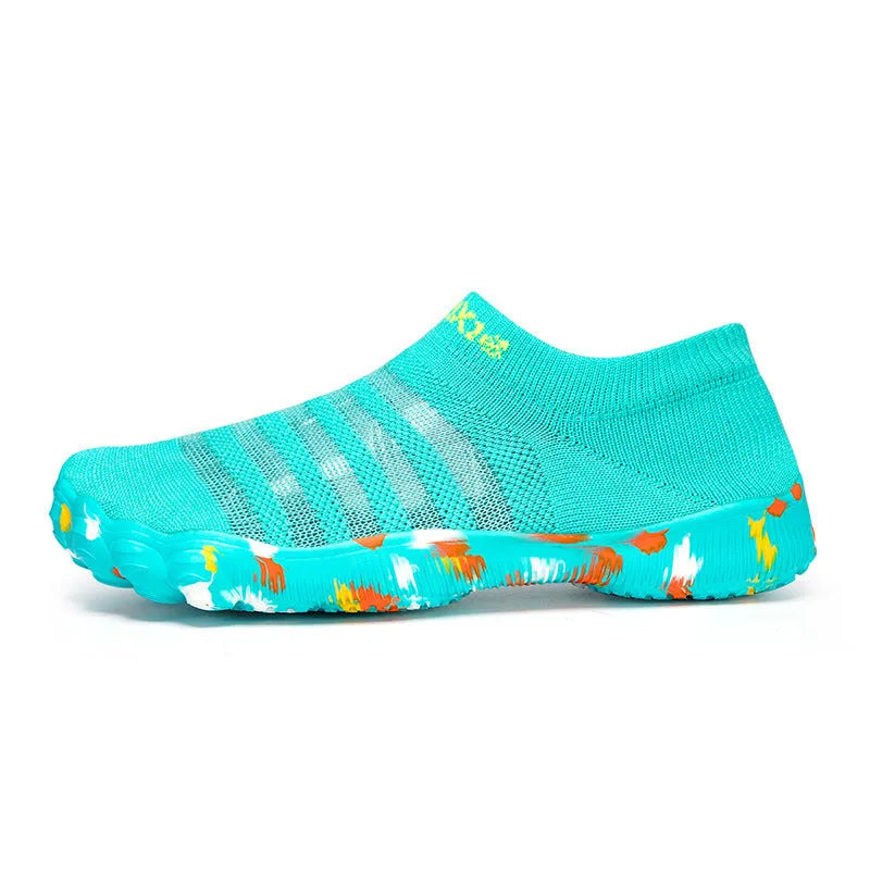 Women's flyknit water shoes in camouflage colours with rubber soles and lace-up front