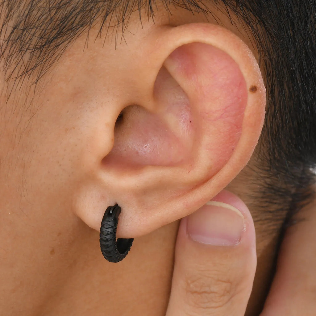 Stainless steel snake pattern earrings in black or gold colour for hip hop accessories