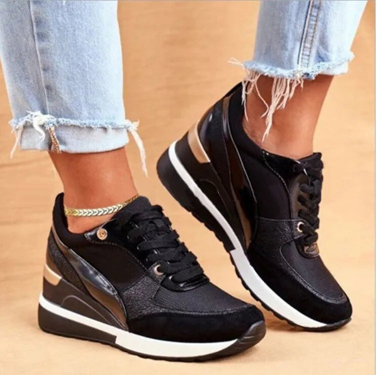 Women's platform colorblock sequin flat casual sneakers in black and gold, round toe, front lace-up