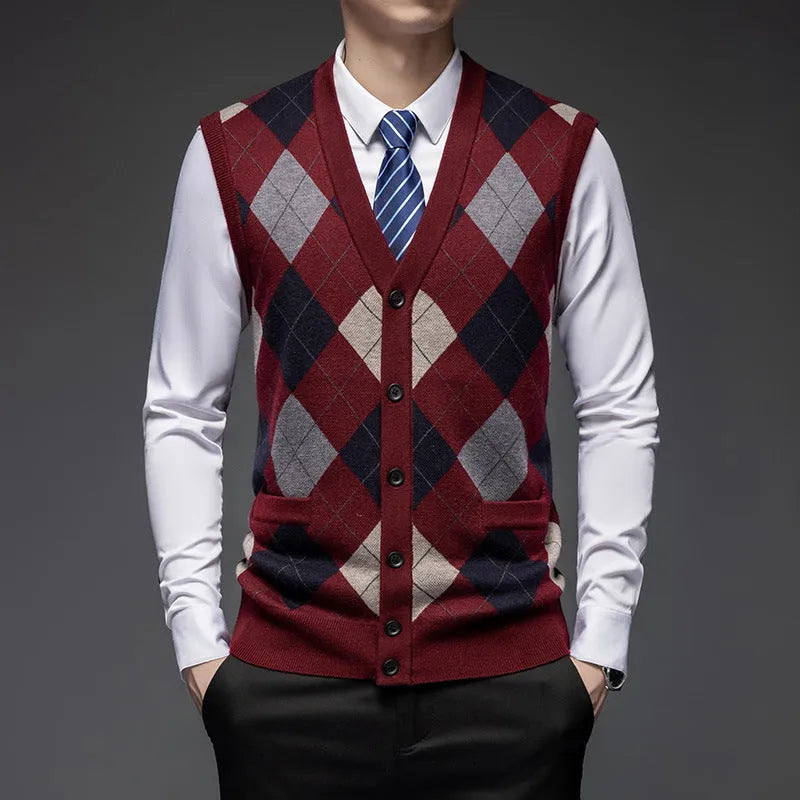 Men's knitted vest cardigan, sleeveless V-neck with pockets, cotton blend nylon jacquard, light camel
