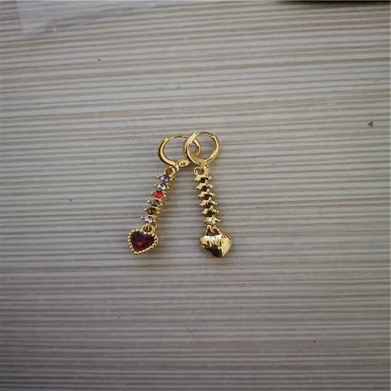 Heart-shaped women's earrings in gold or silver electroplated finish on alloy base