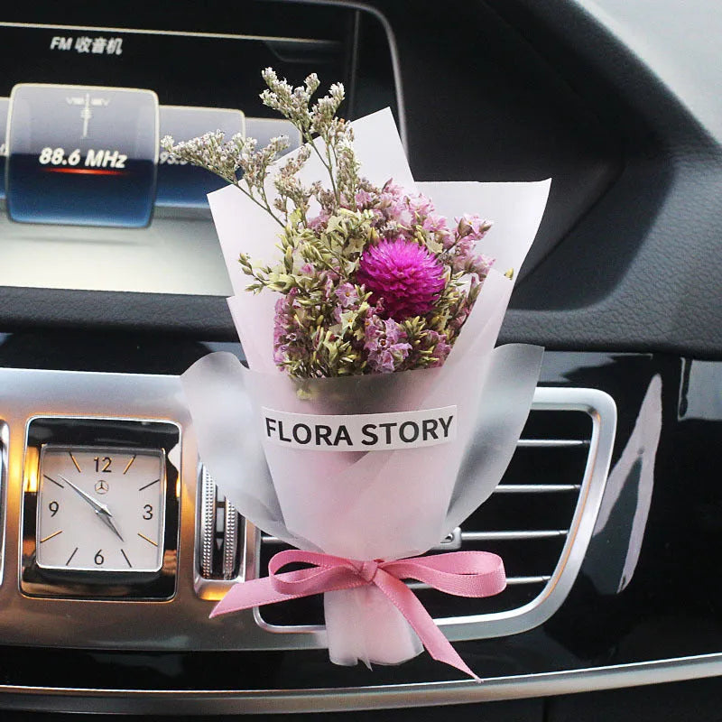 Dried flower bouquet and fragrance slices for car air outlet mounting