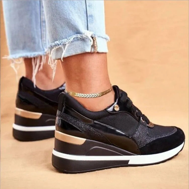 Women's platform colorblock sequin flat casual sneakers in black and gold, round toe, front lace-up