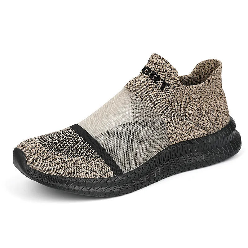 Breathable casual sports sock shoes in multiple colours with Flyknit upper and lace design.