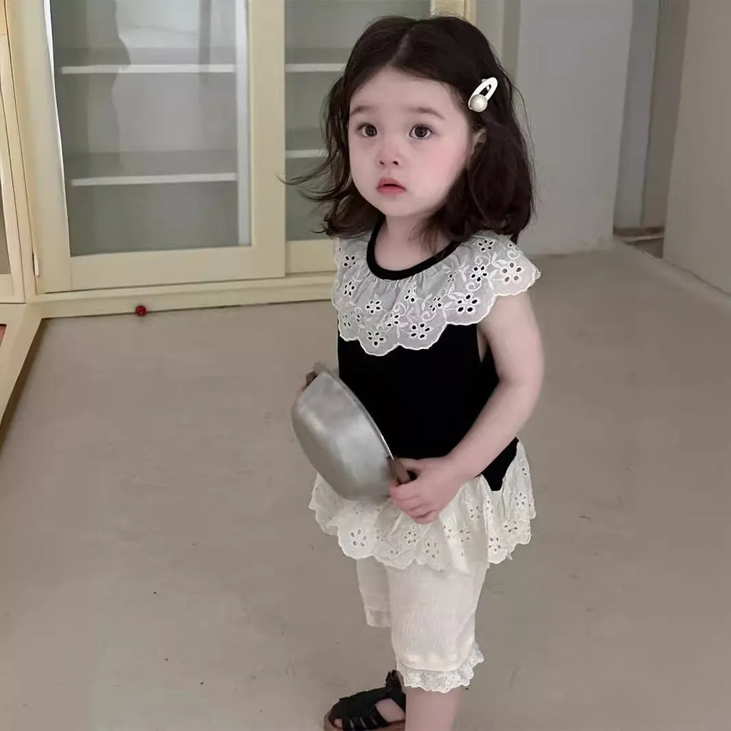 Girls cotton ruffled short sleeve blouse and shorts two-piece suit in apricot with cartoon flower print