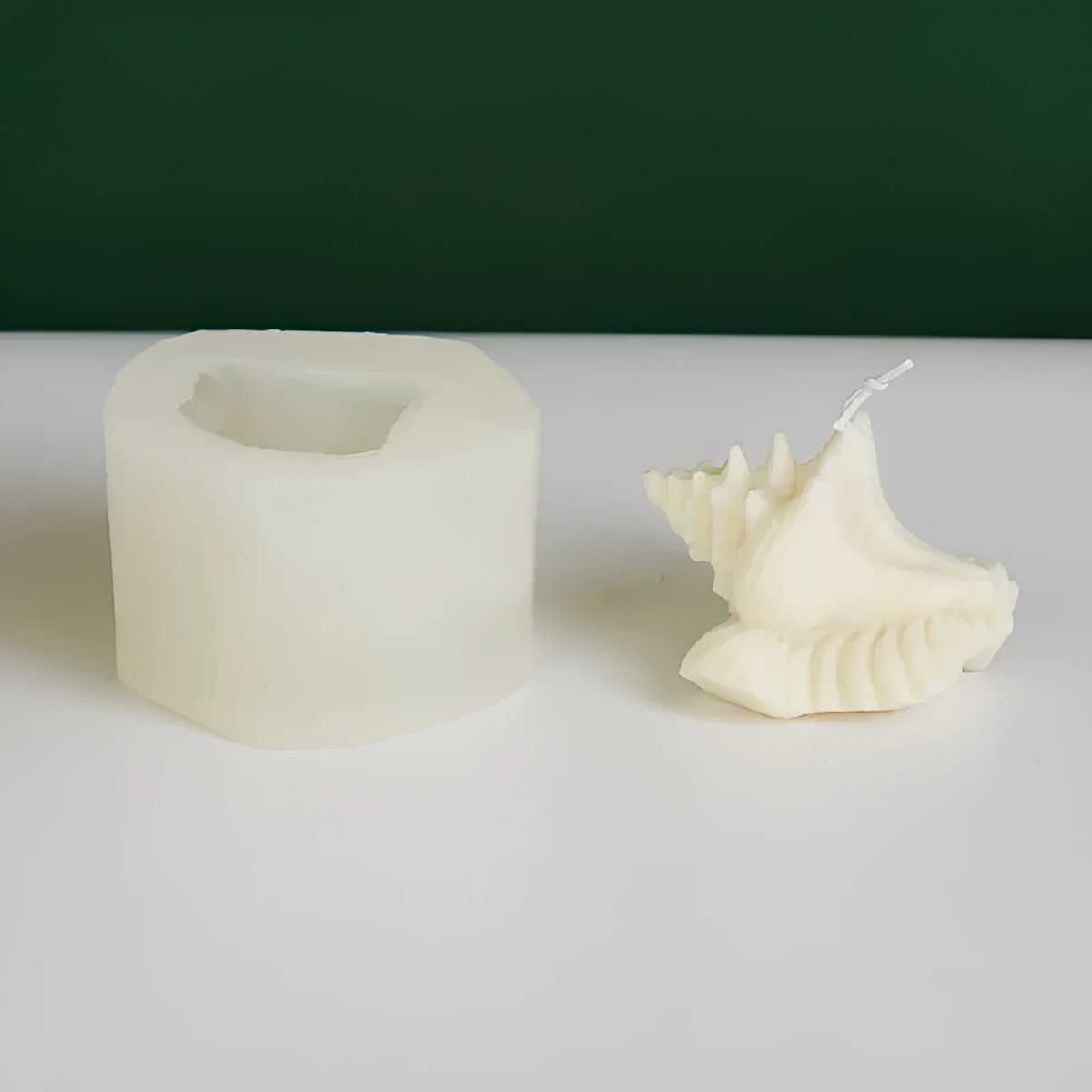 White silicone mould in simulated conch shape, irregular 3D design for resin crafts, size 10.5cm