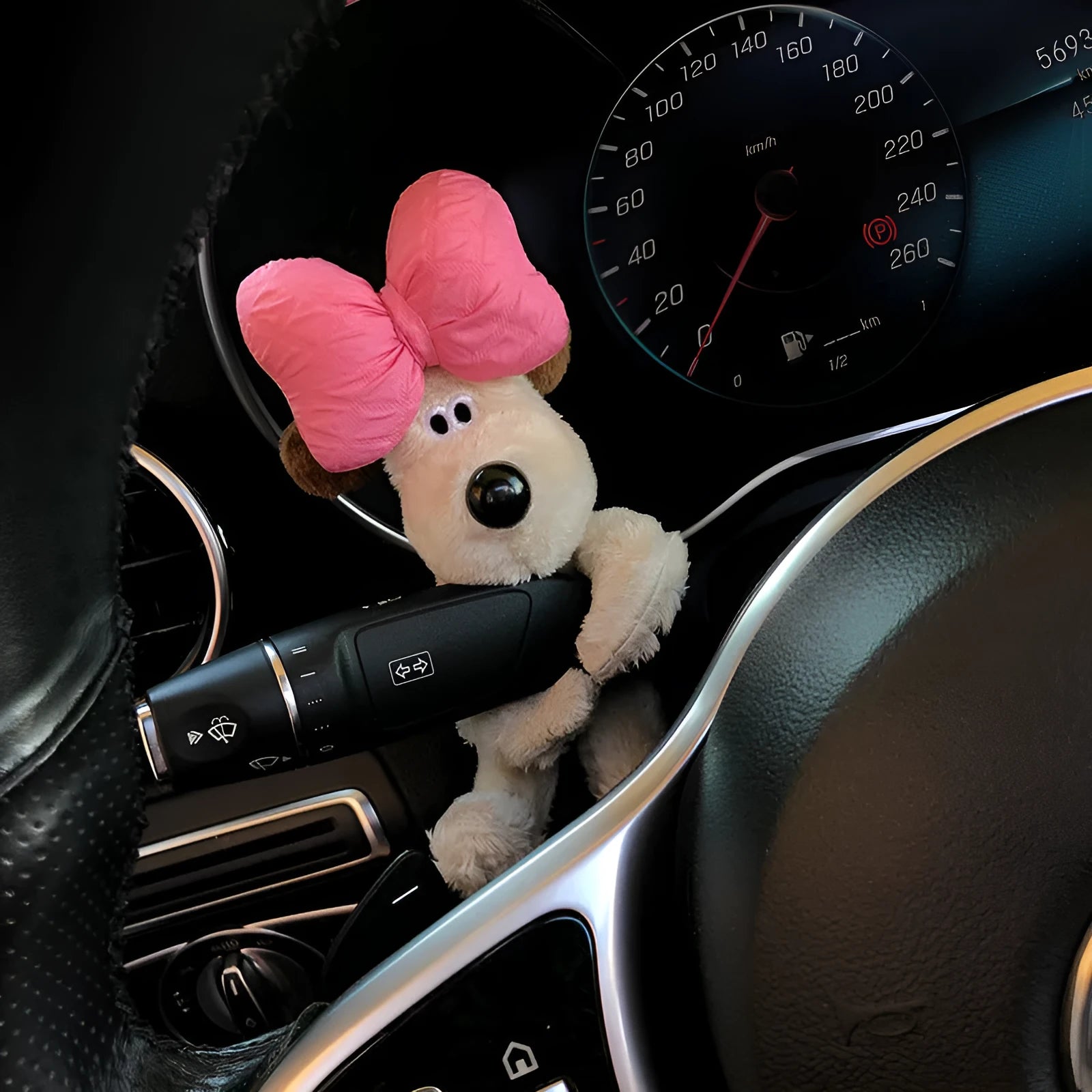 Cotton cartoon pilot dog car seat block decoration doll on vehicle seat